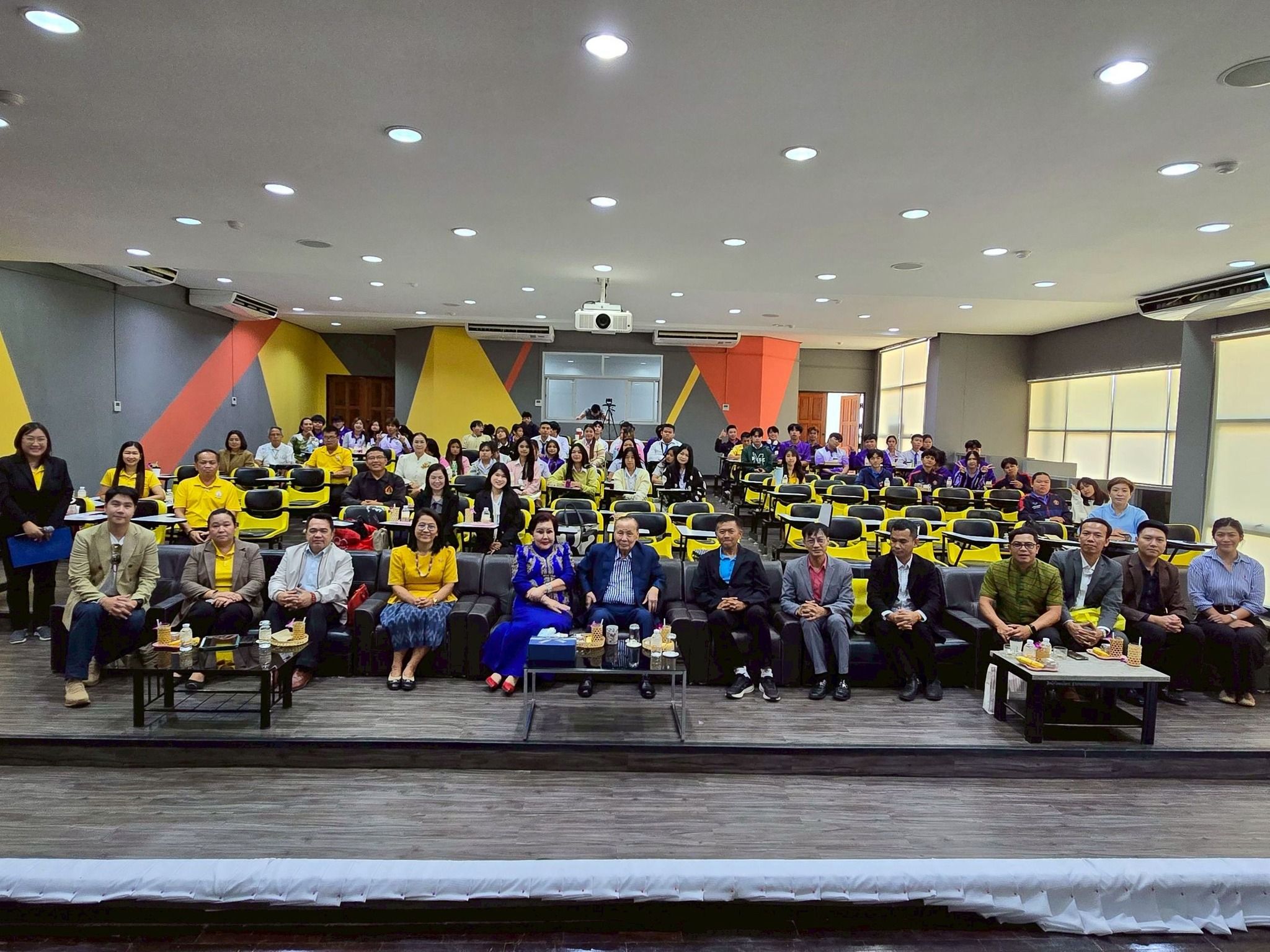 จดหมายเหตุบอกเล่า : ประวัติและแนวคิดในการบริหารงานสภามหาวิทยาลัยนครพนม